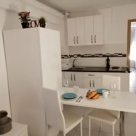 Rh - Altamar 招待所 *